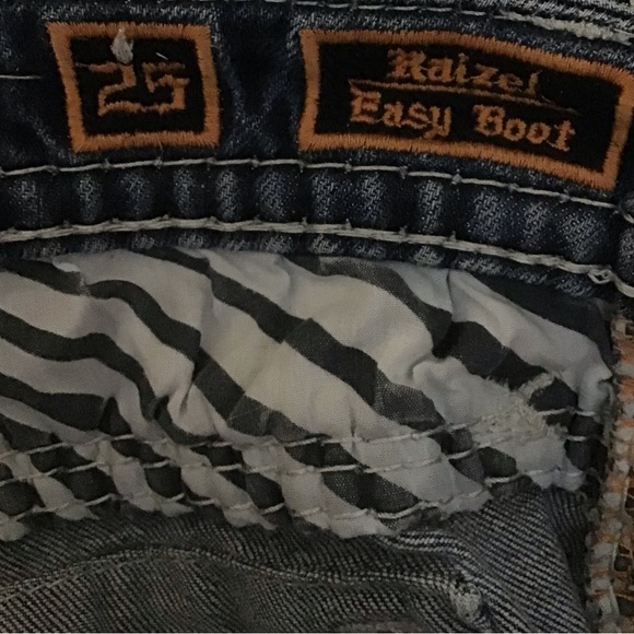 Rock Revival Jeans - Picture 6 of 7